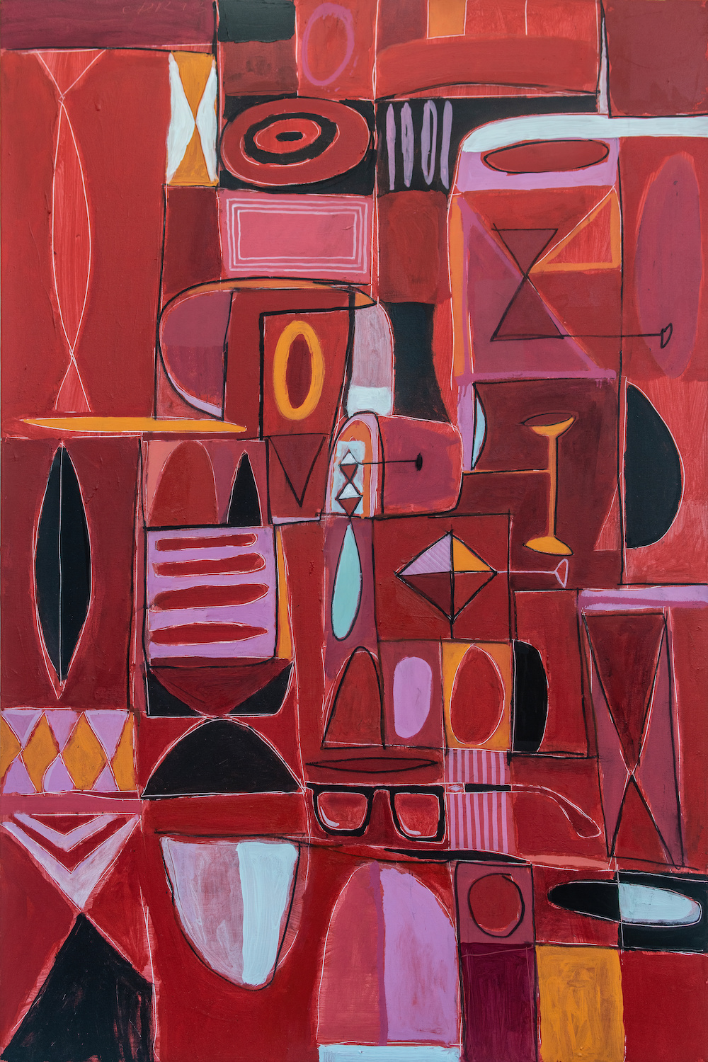 Une peinture abstraite de formes géométriques dans des tons rouges, noirs et orange.