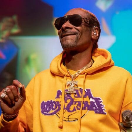 NFT : Snoop Dogg lance une collection exclusive qui révolutionne l&rsquo;industrie de la musique
