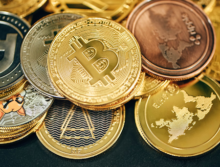 Investir dans les cryptomonnaies en couple : 3 facteurs à considérer en 2024 !