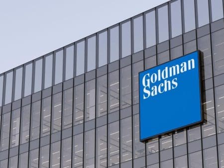 Goldman Sachs réduit son exposition aux ETF Solana et XRP au premier trimestre